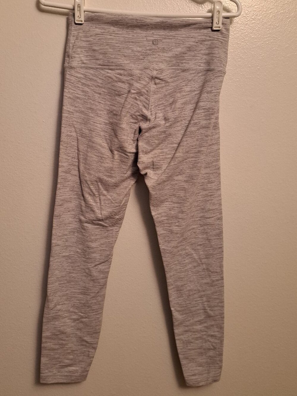 Lululemon Wunder Under high-rise leggings in a light heathered gray. - Picture 2 of 8